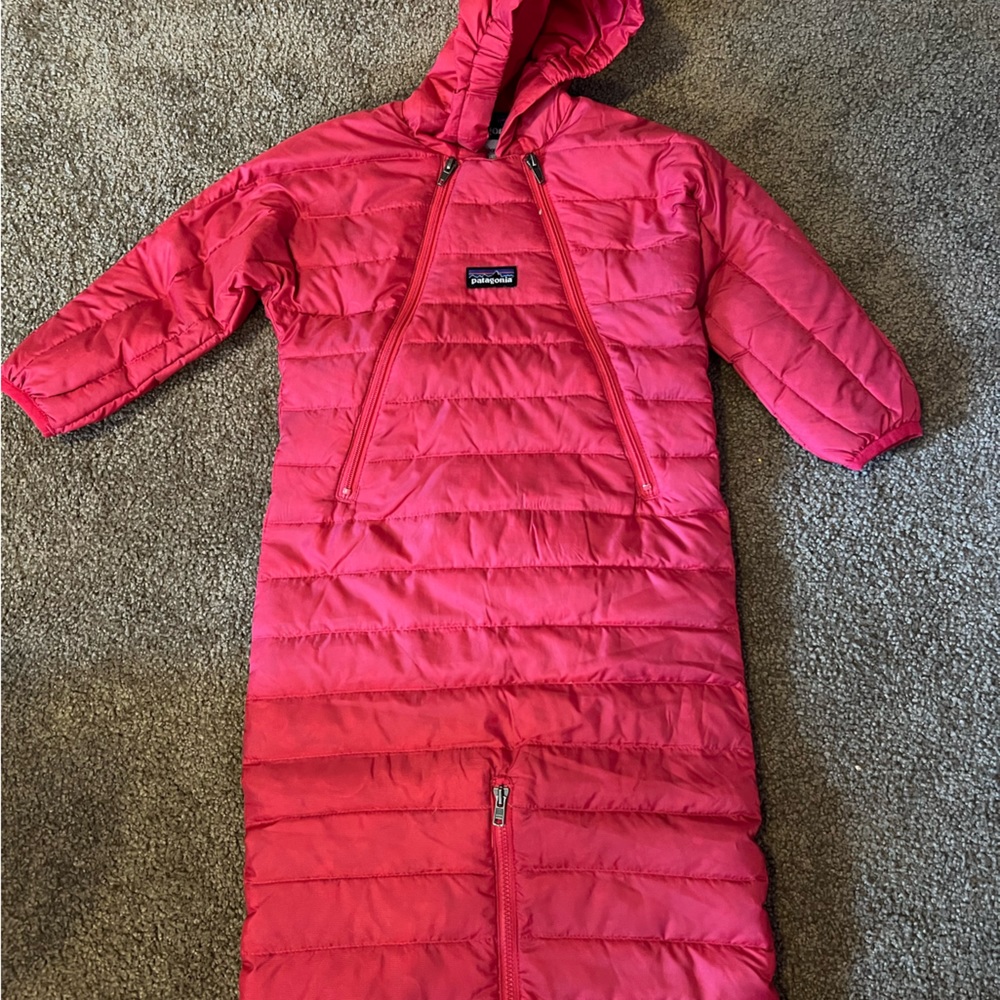 Patagonia sleeping bag/ snowsuit size 6 mo